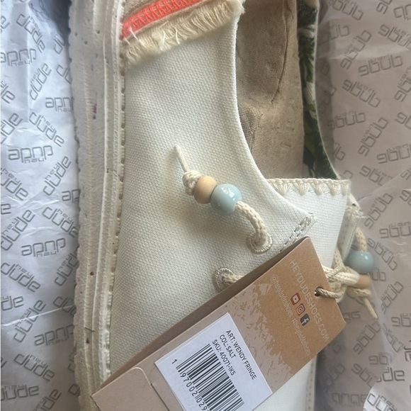 Hey Dude size 8 Wendy fringe sneaker - Picture 2 of 3